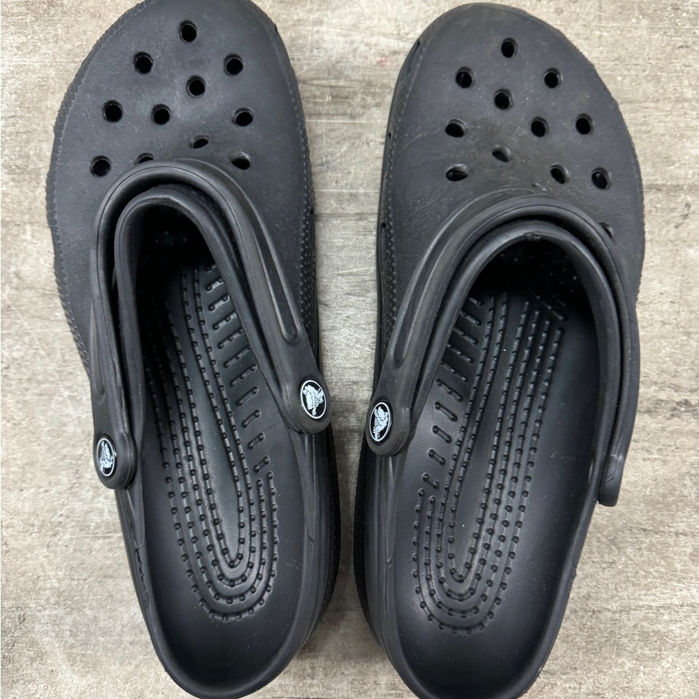 Crocs Men 10/Ladies 12